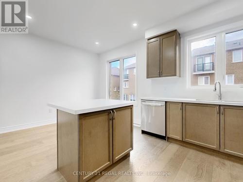 47 Fusilier Drive, Toronto, ON - Indoor Photo Showing Kitchen