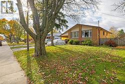 48 MANNING Avenue  Hamilton, ON L9A 3E7