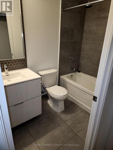 1510 - 2520 Eglinton Avenue W, Mississauga, ON - Indoor Photo Showing Bathroom