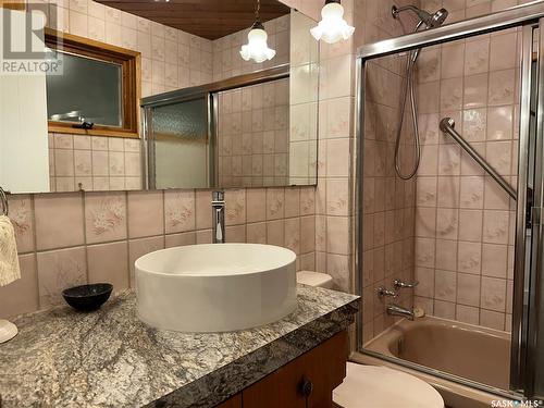 178 Duffield Street W, Moose Jaw, SK - Indoor Photo Showing Bathroom