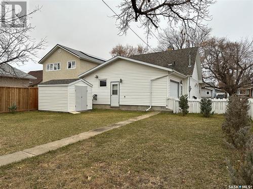 178 Duffield Street W, Moose Jaw, SK - Outdoor