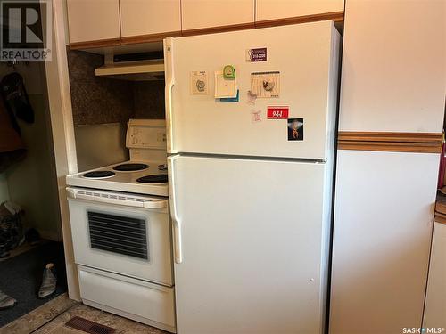 414 2Nd Avenue, Spy Hill, SK - Indoor Photo Showing Kitchen