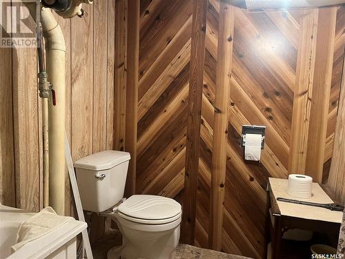 414 2Nd Avenue, Spy Hill, SK - Indoor Photo Showing Bathroom