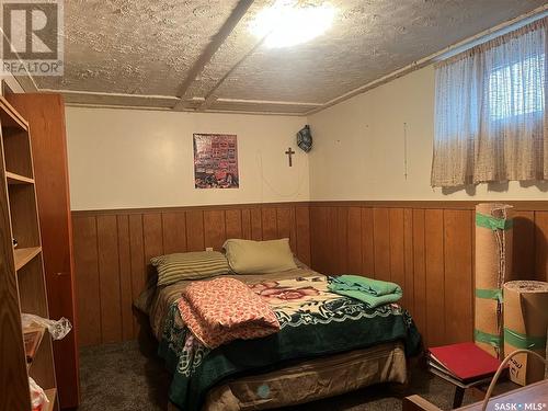 414 2Nd Avenue, Spy Hill, SK - Indoor Photo Showing Bedroom