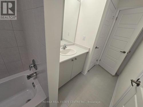 20 Heritage Way, Thorold, ON - Indoor Photo Showing Bathroom