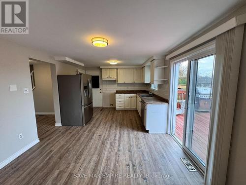 227 Grand Ridge Drive, Cambridge, ON - Indoor Photo Showing Kitchen