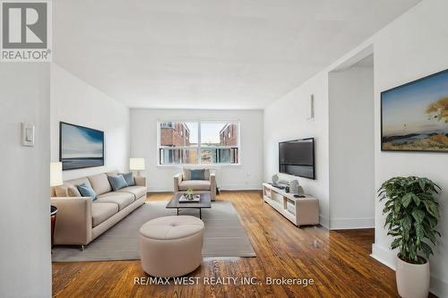 F07 - 3015 Queen Street, Toronto, ON - Indoor Photo Showing Living Room