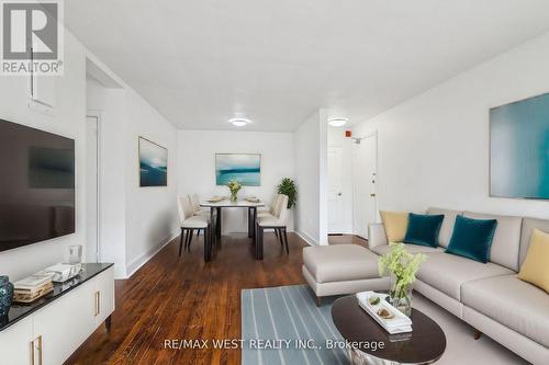 F07 - 3015 Queen Street, Toronto, ON - Indoor Photo Showing Living Room