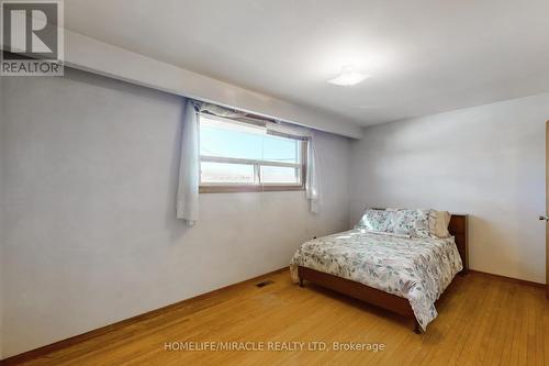 1363 Park Rd S Road, Oshawa, ON - Indoor Photo Showing Bedroom