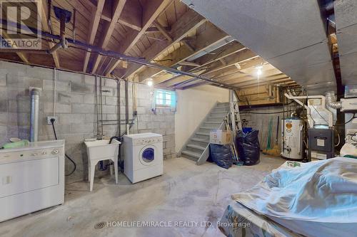 1363 Park Rd S Road, Oshawa, ON - Indoor Photo Showing Laundry Room