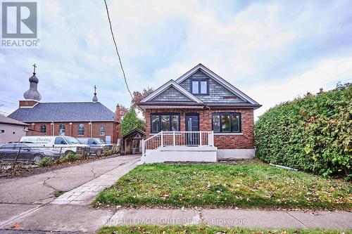 255 Graburn Avenue N, Oshawa, ON - Outdoor With Deck Patio Veranda