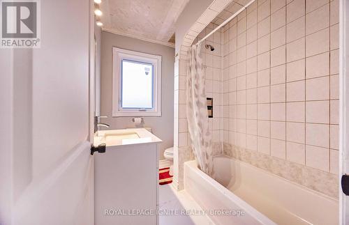 255 Graburn Avenue N, Oshawa, ON - Indoor Photo Showing Bathroom