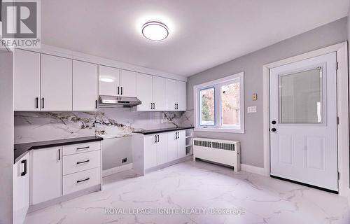 255 Graburn Avenue N, Oshawa, ON - Indoor Photo Showing Kitchen