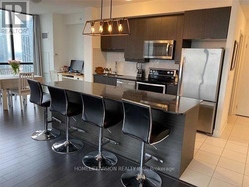 2703 - 2910 Highway 7 Road, Vaughan, ON - Indoor Photo Showing Kitchen With Upgraded Kitchen