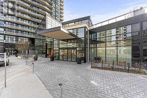 2703 - 2910 Highway 7 Road, Vaughan, ON - Outdoor