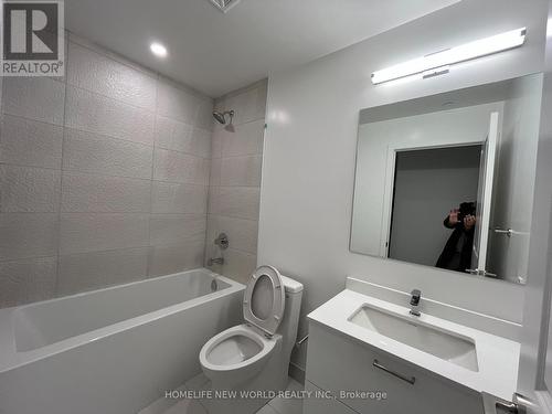 A-2202 - 30 Upper Mall Way, Vaughan, ON - Indoor Photo Showing Bathroom