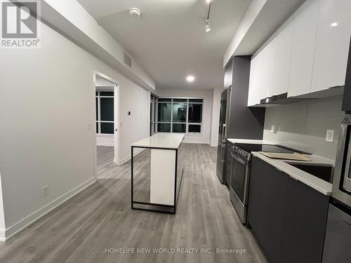 A-2202 - 30 Upper Mall Way, Vaughan, ON - Indoor Photo Showing Kitchen