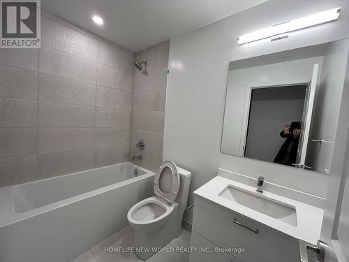 A-2202 - 30 Upper Mall Way, Vaughan, ON - Indoor Photo Showing Bathroom