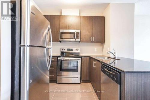 225 - 7325 Markham Road, Markham, ON - Indoor Photo Showing Kitchen With Double Sink With Upgraded Kitchen