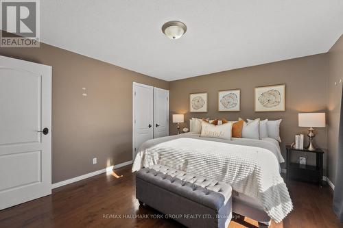 25 Blue Jay Boulevard, Georgina, ON - Indoor Photo Showing Bedroom