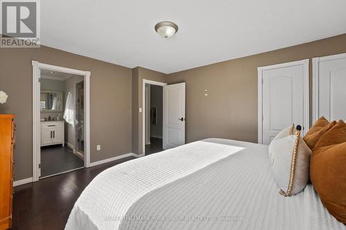 25 Blue Jay Boulevard, Georgina, ON - Indoor Photo Showing Bedroom