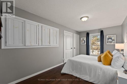 25 Blue Jay Boulevard, Georgina, ON - Indoor Photo Showing Bedroom