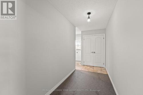 25 Blue Jay Boulevard, Georgina, ON - Indoor Photo Showing Other Room