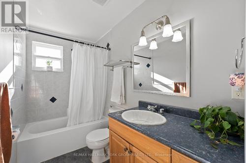 25 Blue Jay Boulevard, Georgina, ON - Indoor Photo Showing Bathroom