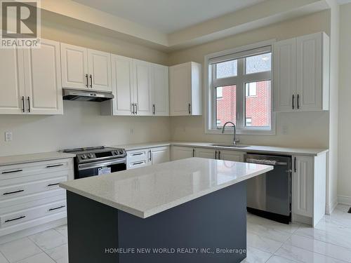 120 Settlers Crescent, Bradford West Gwillimbury, ON - Indoor Photo Showing Kitchen With Upgraded Kitchen