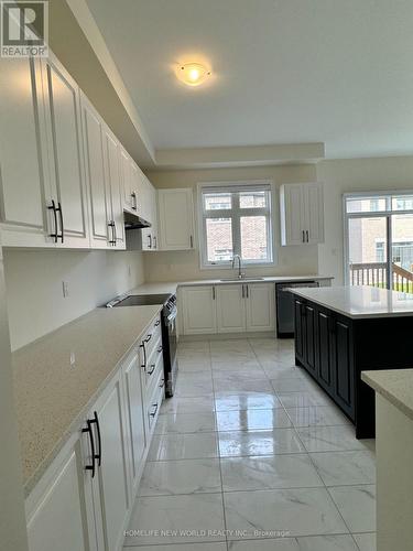 120 Settlers Crescent, Bradford West Gwillimbury, ON - Indoor Photo Showing Kitchen