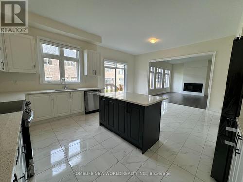 120 Settlers Crescent, Bradford West Gwillimbury, ON - Indoor Photo Showing Kitchen