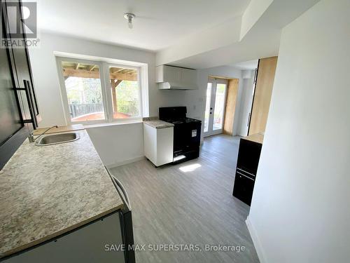 Lower - 8 Black Ash Trail, Barrie, ON - Indoor Photo Showing Kitchen