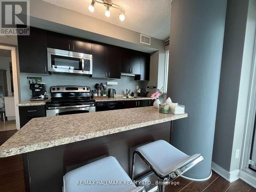 603 - 155 Legion Road N, Toronto, ON - Indoor Photo Showing Kitchen