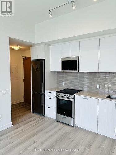 907 - 1787 St. Clair Avenue W, Toronto, ON - Indoor Photo Showing Kitchen