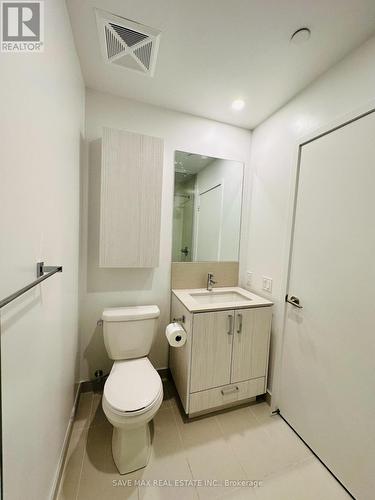 907 - 1787 St. Clair Avenue W, Toronto, ON - Indoor Photo Showing Bathroom