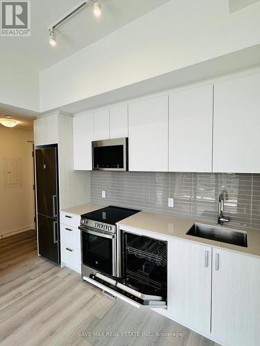 907 - 1787 St. Clair Avenue W, Toronto, ON - Indoor Photo Showing Kitchen With Upgraded Kitchen