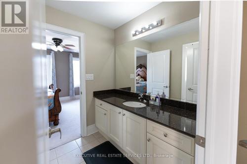 8 Gosling Street W, Brampton, ON - Indoor Photo Showing Bathroom