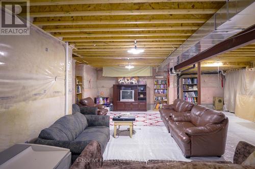 8 Gosling Street W, Brampton, ON - Indoor Photo Showing Basement