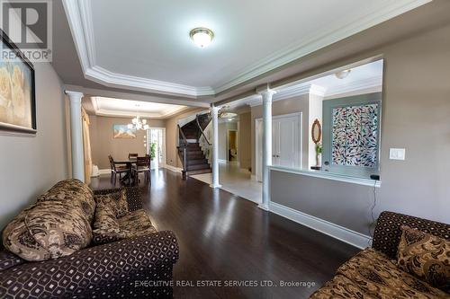 8 Gosling Street W, Brampton, ON - Indoor Photo Showing Living Room