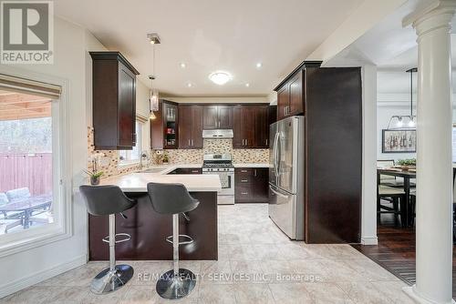 716 Robert Ferrie Drive, Kitchener, ON - Indoor Photo Showing Kitchen With Upgraded Kitchen