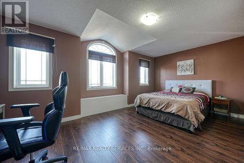 716 Robert Ferrie Drive, Kitchener, ON - Indoor Photo Showing Bedroom