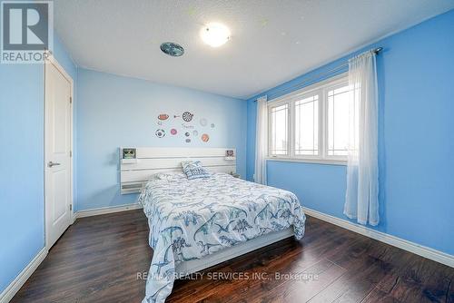 716 Robert Ferrie Drive, Kitchener, ON - Indoor Photo Showing Bedroom