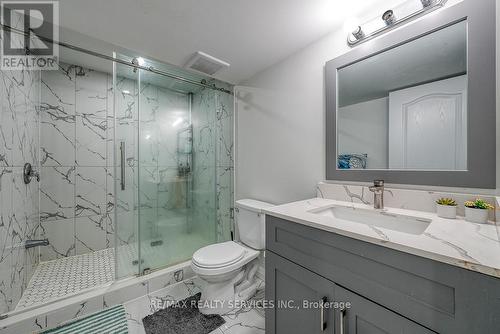 716 Robert Ferrie Drive, Kitchener, ON - Indoor Photo Showing Bathroom