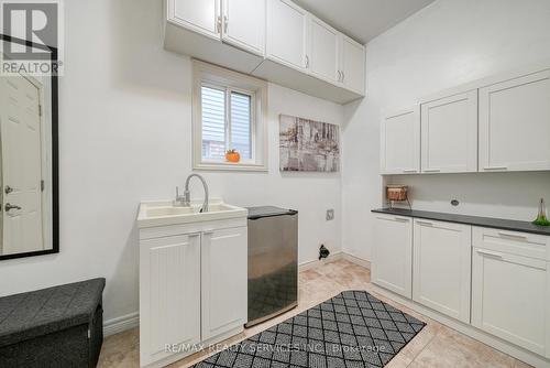 716 Robert Ferrie Drive, Kitchener, ON - Indoor Photo Showing Kitchen