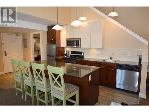 13011 Lakeshore Drive S Unit# 373, Summerland, BC - Indoor Photo Showing Kitchen