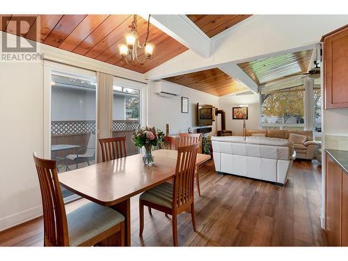 1698 Gillard Drive, Kelowna, BC - Indoor Photo Showing Dining Room