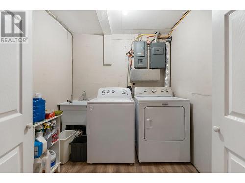 1698 Gillard Drive, Kelowna, BC - Indoor Photo Showing Laundry Room