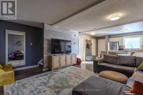 84 - 8141 Coventry Road, Niagara Falls (218 - West Wood), ON - Indoor Photo Showing Living Room