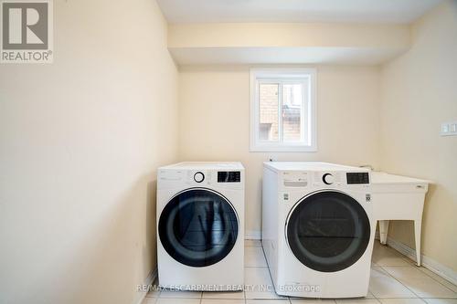 44 Carew Boulevard, Kawartha Lakes, ON - Indoor Photo Showing Laundry Room