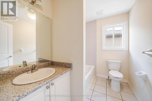 44 Carew Boulevard, Kawartha Lakes, ON - Indoor Photo Showing Bathroom